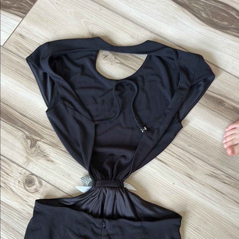 Zara Women’s Elegant Black Dress with Silver Accent Bow in Middle Waist - Picture 6 of 10